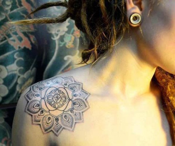 Tatuaggi Romantici Da Farsi Sulla Clavicola Da Sperimentare