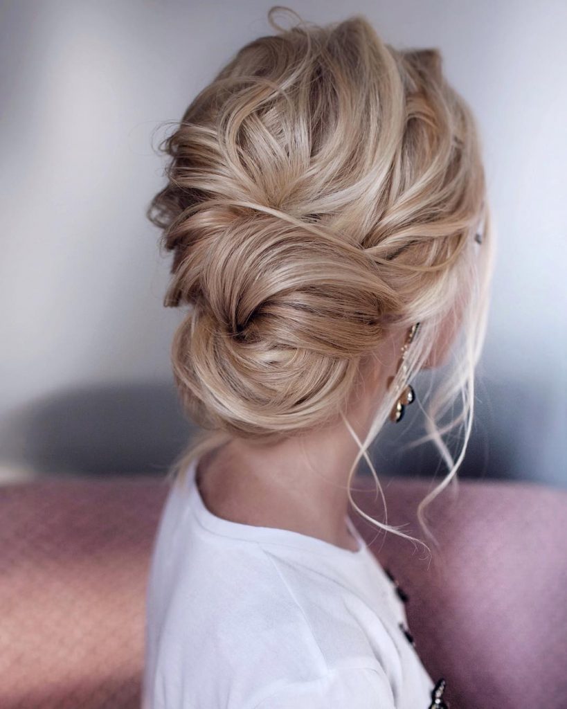 Come fare lo chignon rovesciato, foto e consigli