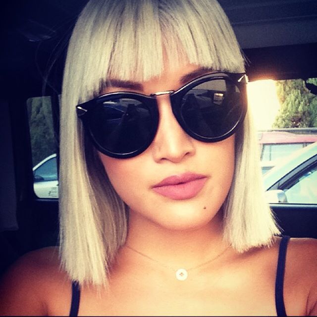 trendy-blonde-blunt-bob-cut-with-sun-glasses - CapelliStyle